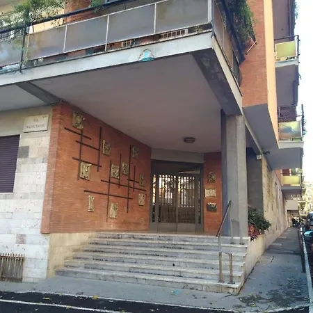 A Due Passi Da San Pietro Rzym