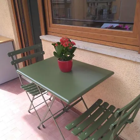 Nocleg ze śniadaniem A Due Passi Da San Pietro 4*